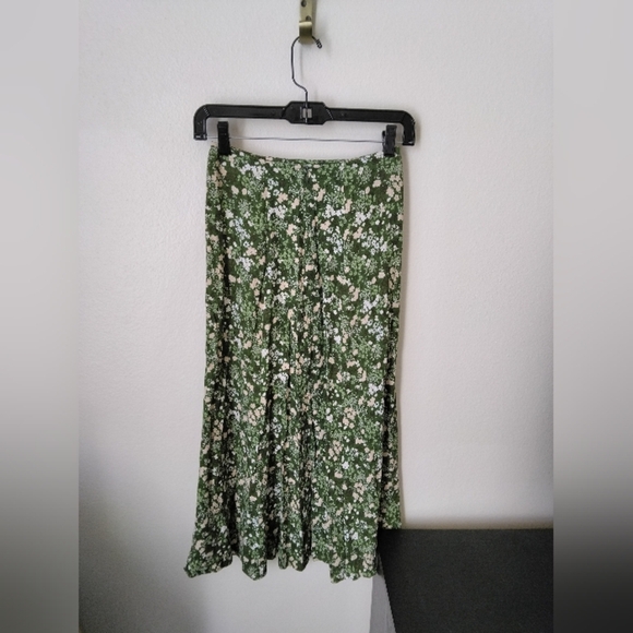 Reformation Women's Zoe Midi Skirt Size 4 Green Micro Floral Cottagecore BOHO - Picture 4 of 6